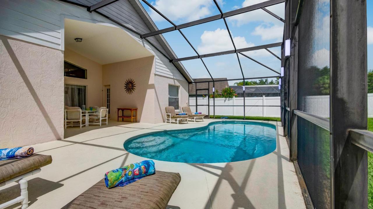 Pool Lighting Feature Private Fence Villa Orlando Exterior photo